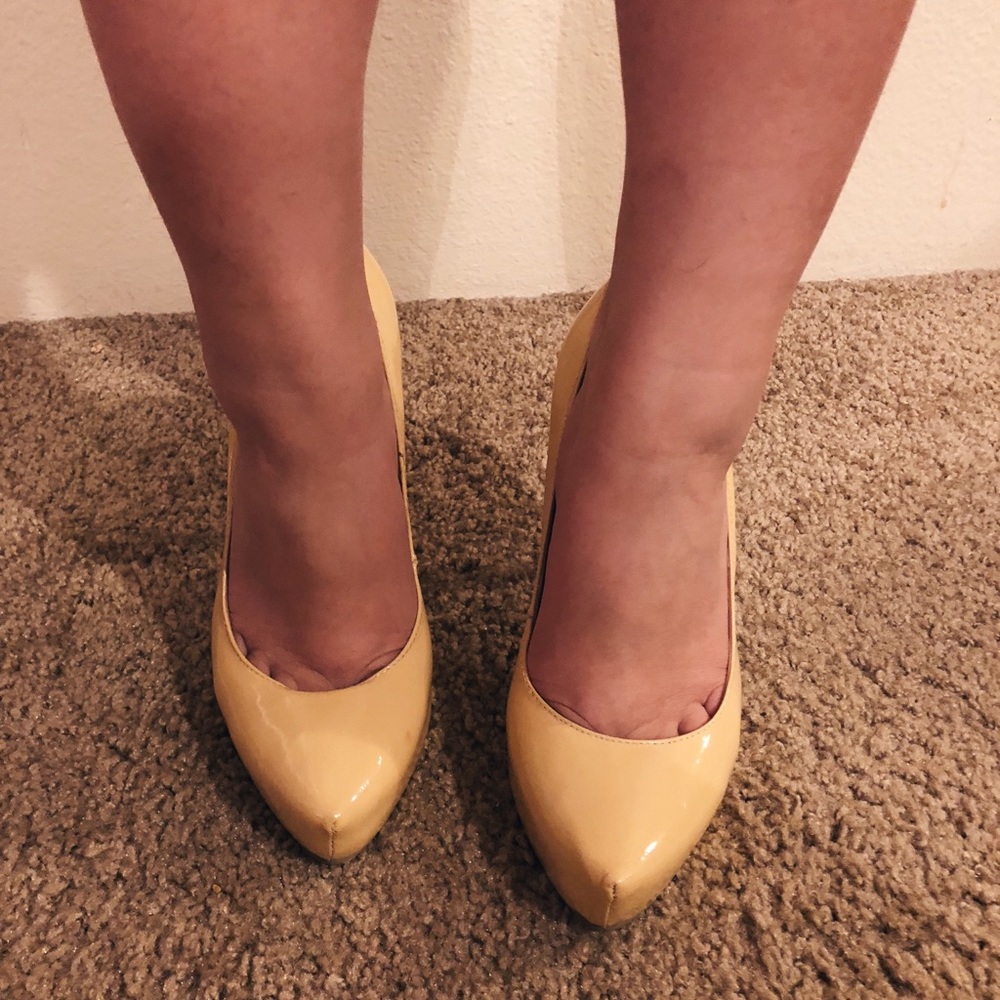 N.Y.L.A Tan High Stilettos - Picture 6 of 6